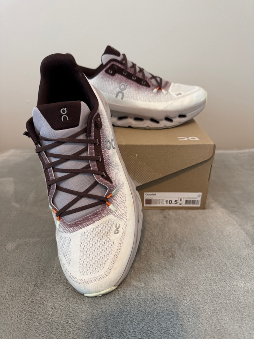 On Running Cloudtilt Woman’s Athletic Shoes in White and Maroon  and Grey